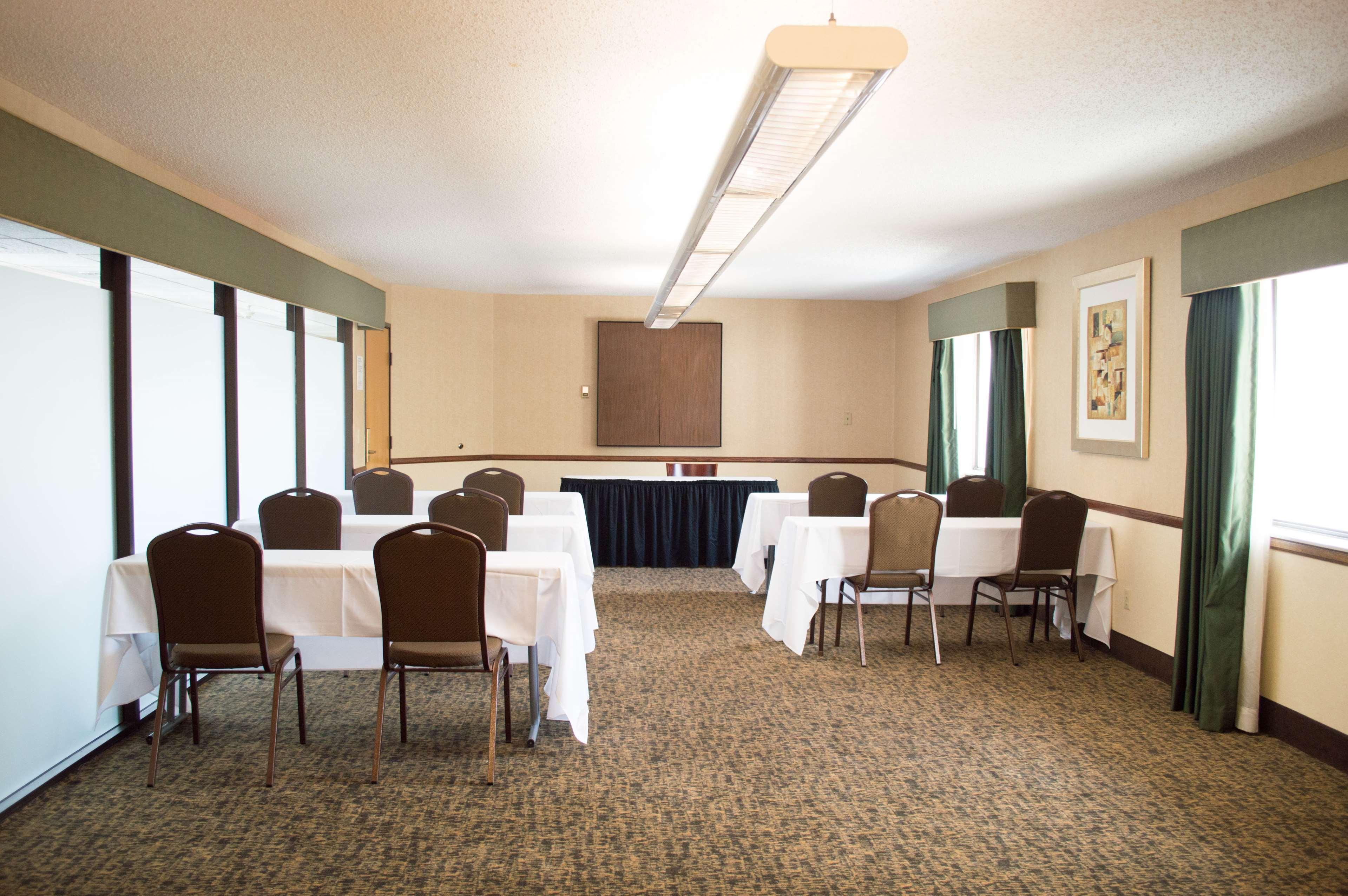 Radisson Hotel Detroit-Farmington Hills Exterior foto