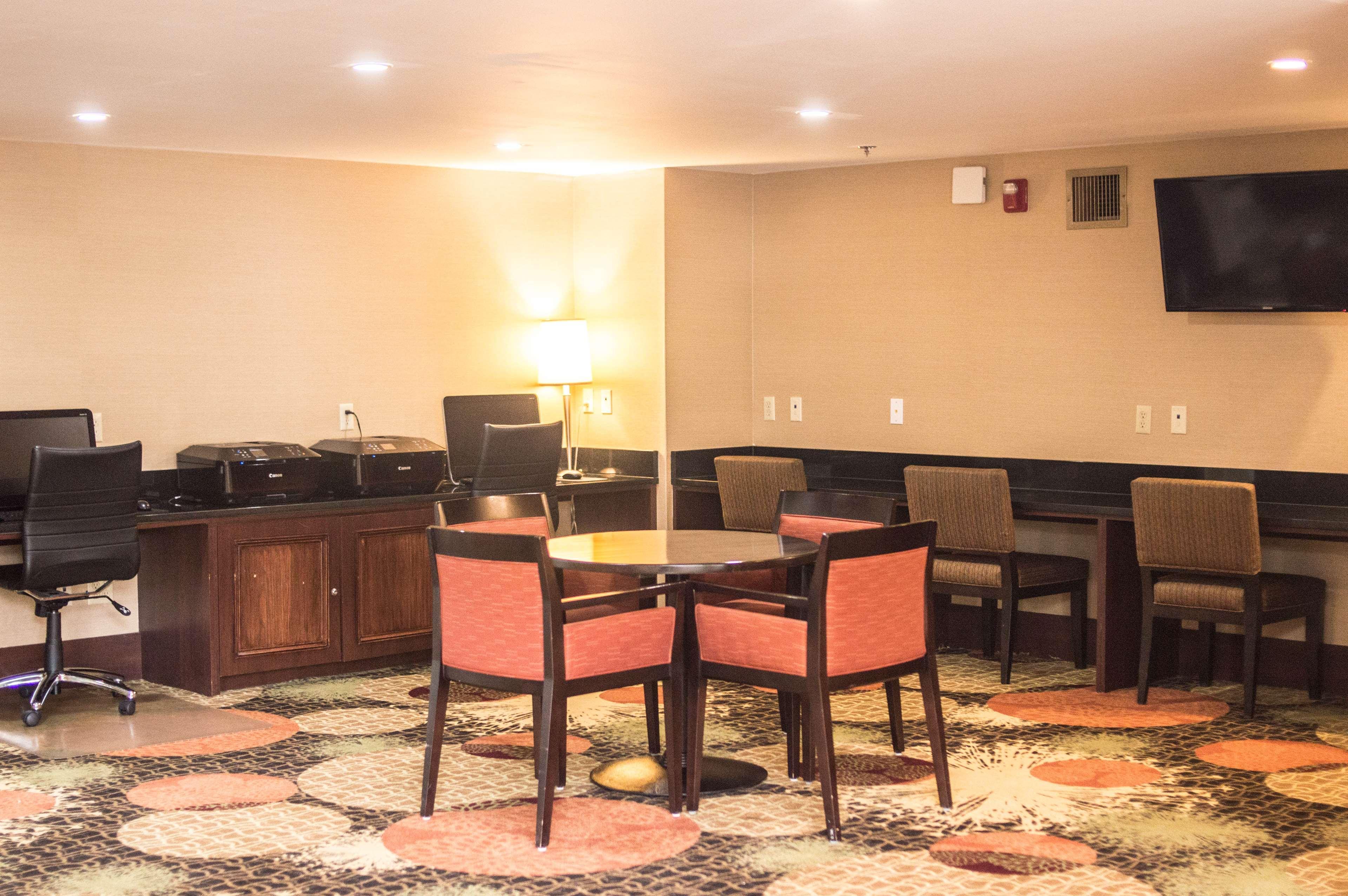 Radisson Hotel Detroit-Farmington Hills Exterior foto