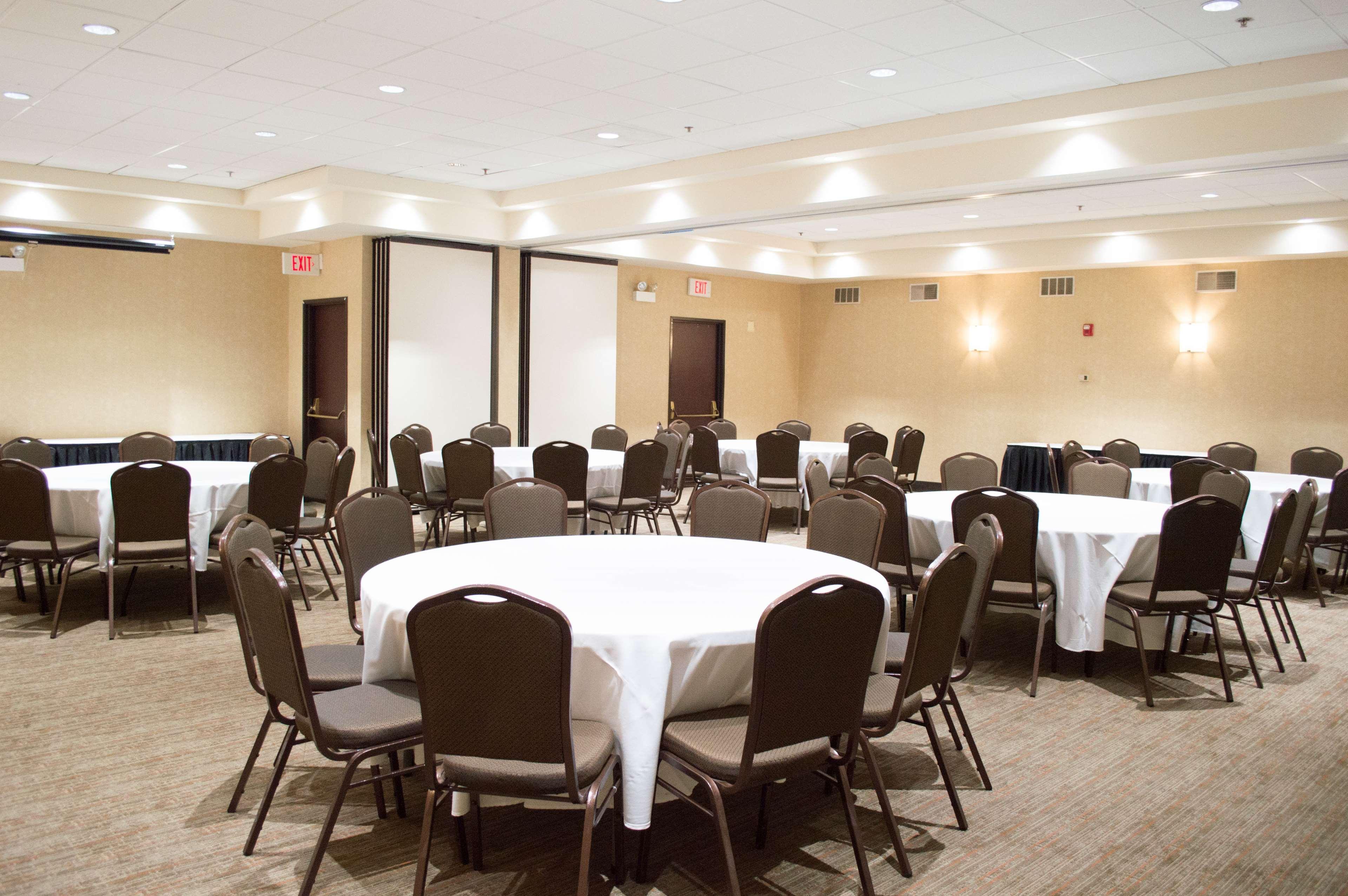 Radisson Hotel Detroit-Farmington Hills Exterior foto