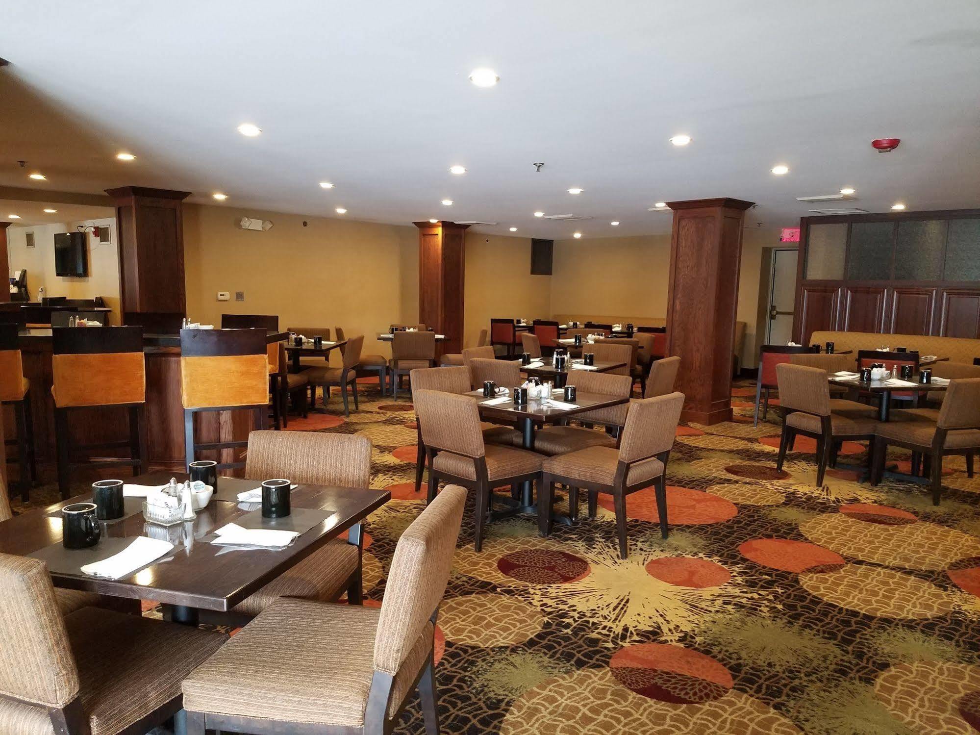 Radisson Hotel Detroit-Farmington Hills Exterior foto